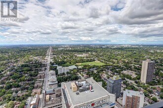 5202-5208 EGLINTON Ave in Toronto, ON - Building Photo - Building Photo