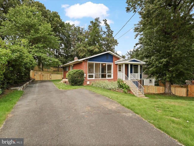 5600 Bristol Ct in Alexandria, VA - Building Photo - Building Photo
