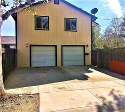 701 Oakland Ave in Roseville, CA - Building Photo - Building Photo