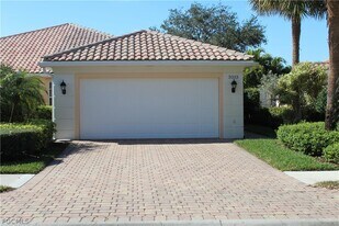 3013 Futuna Ln in Naples, FL - Building Photo