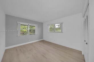 100 Northampton E in West Palm Beach, FL - Building Photo - Building Photo