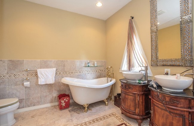 property at 3916 Carnavon Way