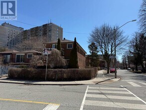 43 Chapman Ave in Toronto, ON - Building Photo - Building Photo
