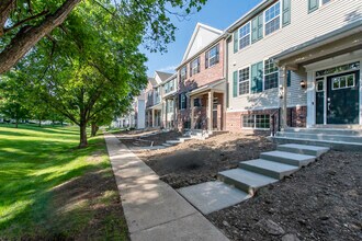 804 Neubauer Circle in Lindenhurst, IL - Building Photo - Building Photo