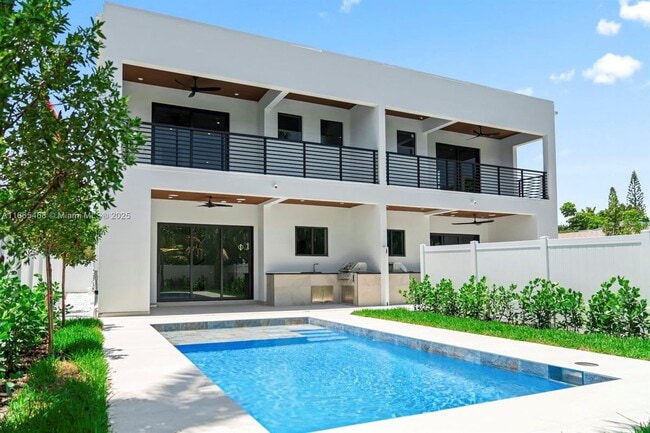 1320 NE 16th Ave in Fort Lauderdale, FL - Building Photo - Building Photo