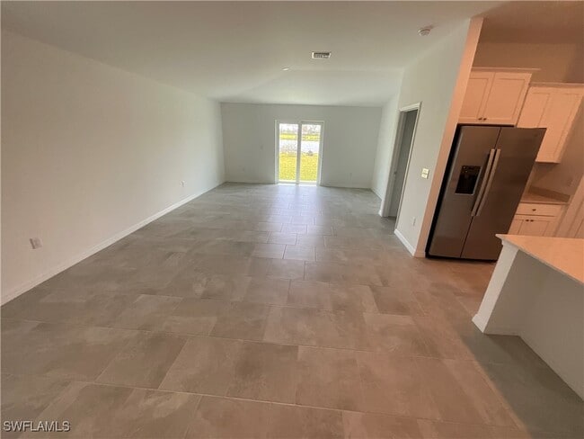 3850 Treasure Oak Wy in Ft. Myers, FL - Foto de edificio - Building Photo