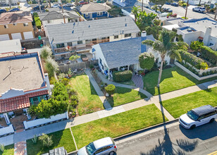 311 S Clementine St in Oceanside, CA - Foto de edificio - Building Photo