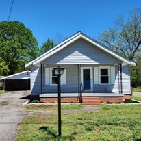 107 Bennett St in Greer, SC - Building Photo