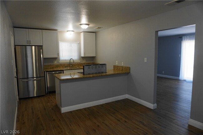 7400 Alta Dr in Las Vegas, NV - Building Photo - Building Photo