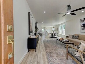 1731 NW 37th St in Oklahoma City, OK - Foto de edificio - Building Photo