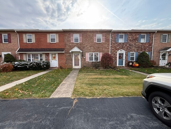 property at 2004 Hale Ct