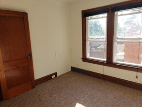 4707 Behrwald Ave in Cleveland, OH - Building Photo - Building Photo