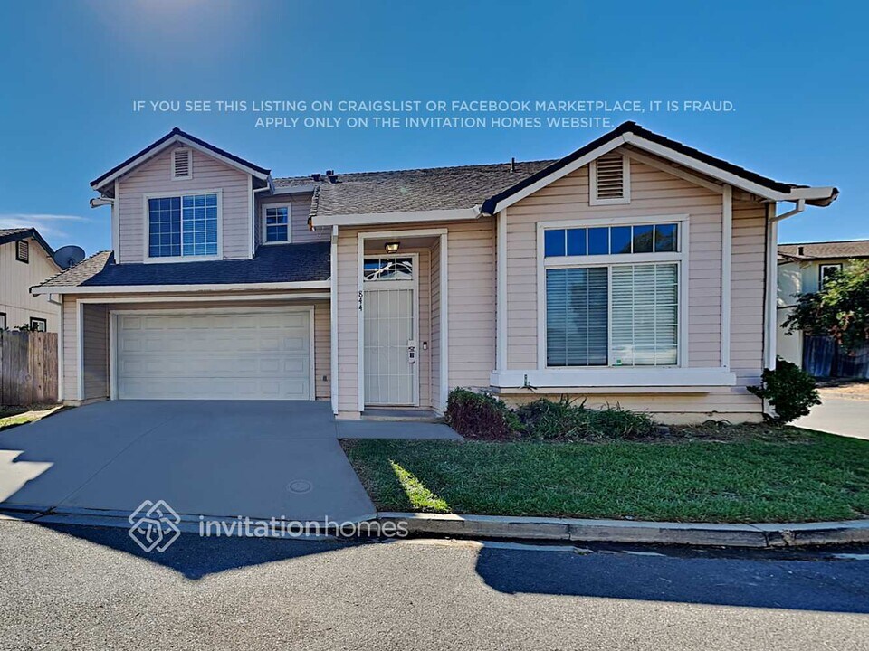 844 Tranquil Ln in Galt, CA - Building Photo