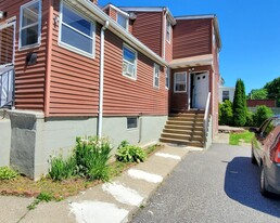 266 Falls Ave in Watertown, CT - Building Photo