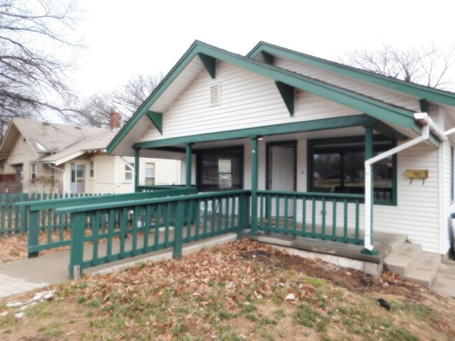 124 N High St in El Dorado, KS - Building Photo - Building Photo