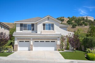 1004 Lambourne Pl in Oak Park, CA - Building Photo