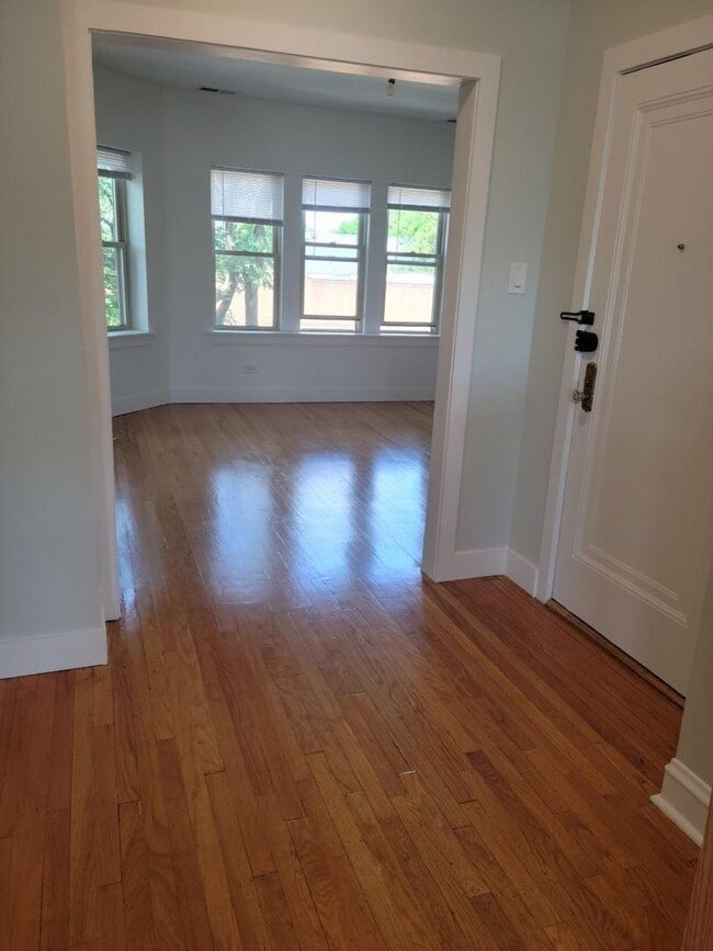 property at 4055 N Spaulding Ave