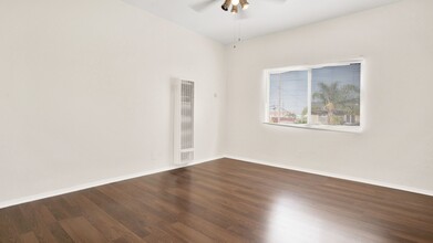 3110 Walton Ave in Los Angeles, CA - Building Photo - Building Photo