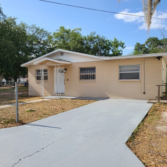 property at 705 W 2nd St