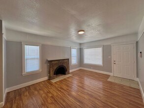 7001 Orral St in Oakland, CA - Foto de edificio - Building Photo