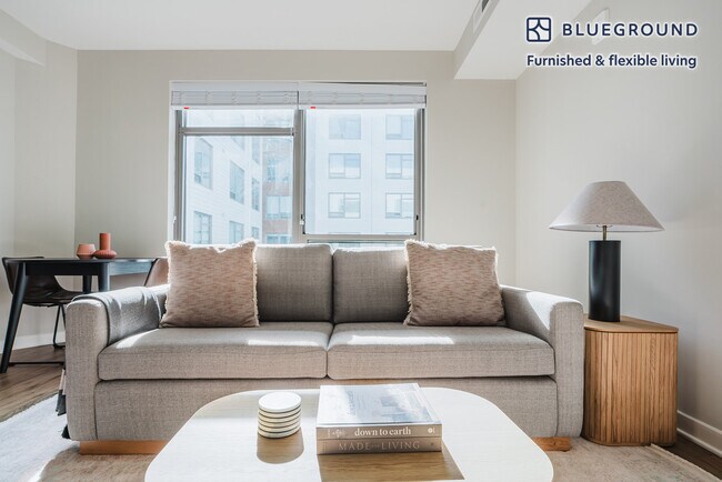 624 N Glebe Rd-Unit -FL4-ID967 in Arlington, VA - Building Photo - Building Photo