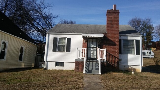 2233 Lawson Ave