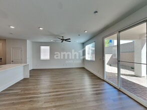 8383 Flagpole Loop Ave in Las Vegas, NV - Building Photo - Building Photo