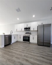 6920 Dickinson Dr in Sebring, FL - Foto de edificio - Building Photo