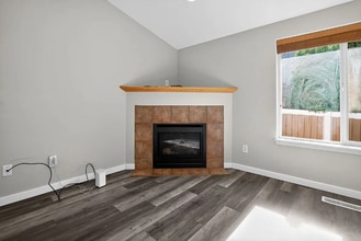 12505 NE 24th St in Vancouver, WA - Foto de edificio - Building Photo