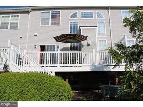 8 Stafford Dr in West Windsor Township, NJ - Building Photo - Building Photo