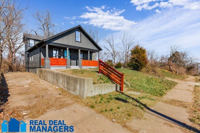 4320 E 43rd St in Kansas City, MO - Building Photo - Building Photo