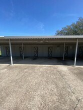 111 Vista Way in Benbrook, TX - Building Photo - Building Photo