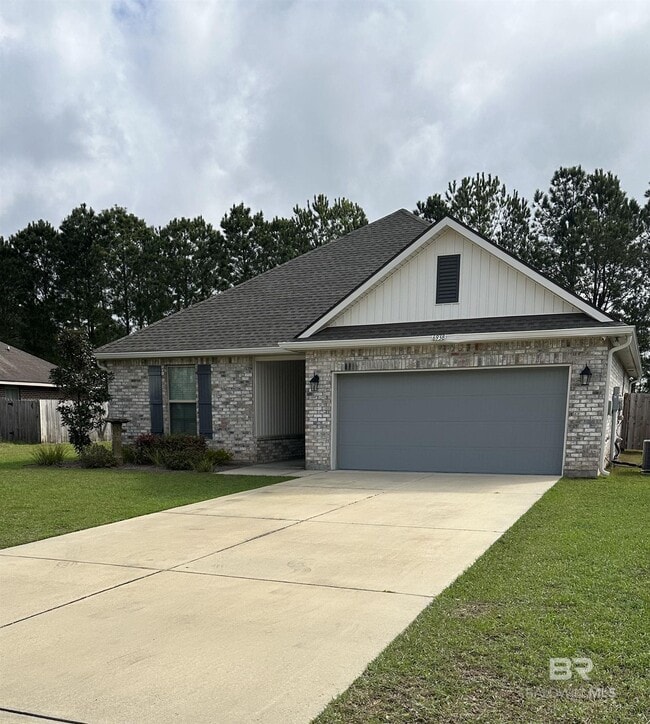 property at 6938 Summerset Dr