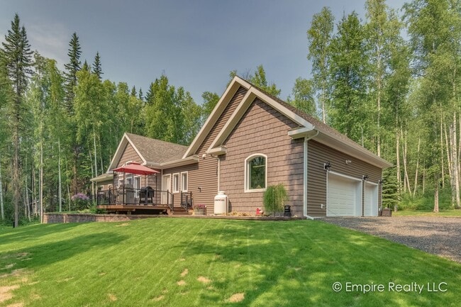 2100 Alyeska Dr in Fairbanks, AK - Building Photo - Building Photo