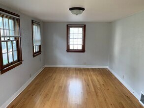 27568 N Owens Rd in Mundelein, IL - Building Photo - Building Photo