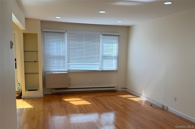 209-16 23rd Ave in Queens, NY - Building Photo - Building Photo