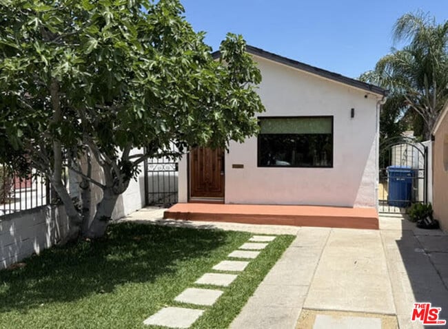 property at 3111 Glenhurst Ave