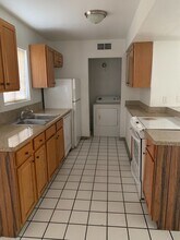 5148 Greene Ln-Unit -Greene Lane Unit B in Las Vegas, NV - Foto de edificio - Building Photo