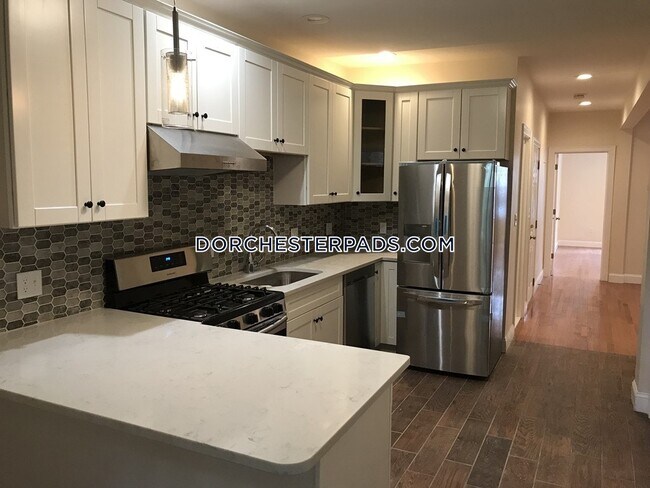 6 Bispham St-Unit -3 in Boston, MA - Building Photo - Building Photo