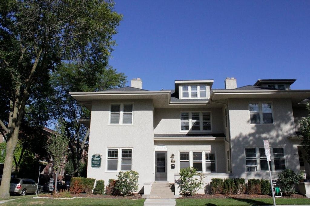 3132 N Shepard Ave in Milwaukee, WI - Building Photo