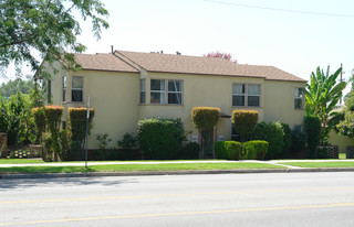 1809-1819 N Glenoaks Blvd Apartamentos