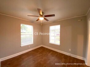 1032 N Evergreen St in Memphis, TN - Foto de edificio - Building Photo