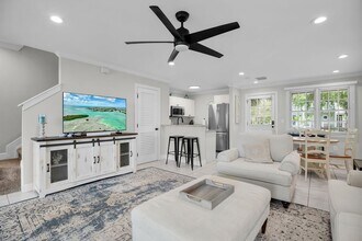 58 Golf Club Dr in Key West, FL - Building Photo - Building Photo