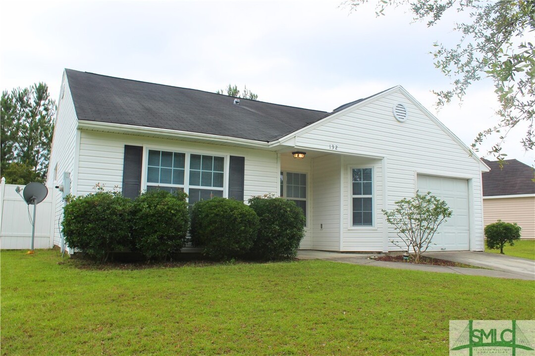 132 Bluelake Blvd in Pooler, GA - Foto de edificio