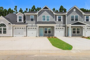 7255 Bellacroft Dr in Leland, NC - Building Photo