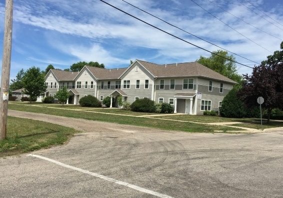 Hawks Landing Townhomes in Whitewater, WI - Building Photo