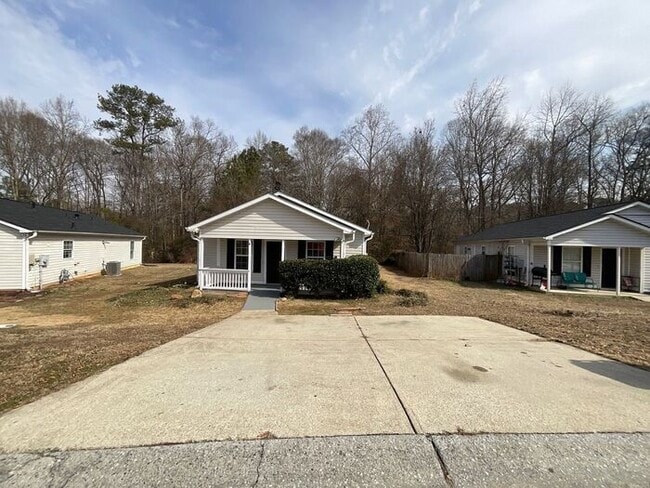 property at 3651 Ten Oaks Cir