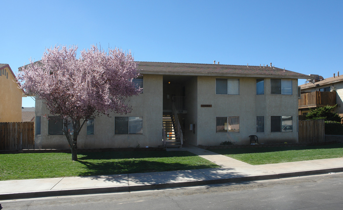 16663 Zenda St in Victorville, CA - Building Photo