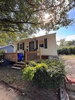 567 W Leafland Ave in Decatur, IL - Building Photo