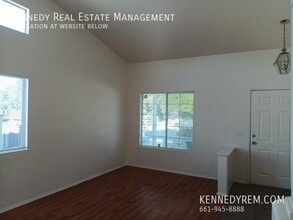 37551 Deville St in Palmdale, CA - Building Photo - Building Photo